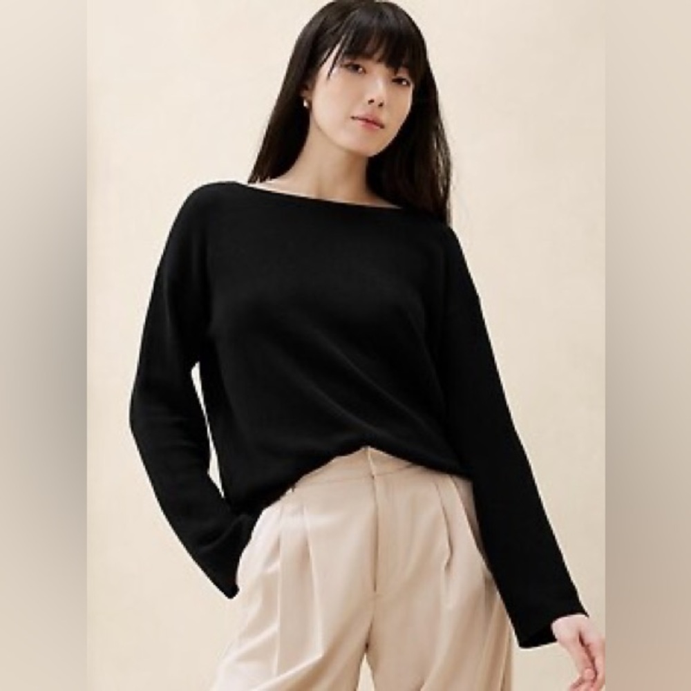 Uniqlo Navy Boatneck Sweater